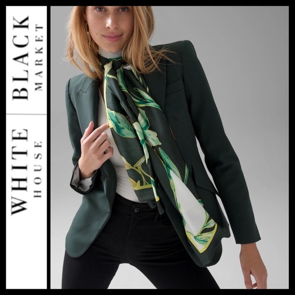 🔥SALE🔥NWT WHBM Silky Autumn Leaves Scarf - Picture 1 of 5